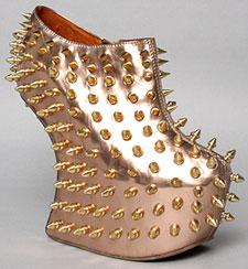spike boot